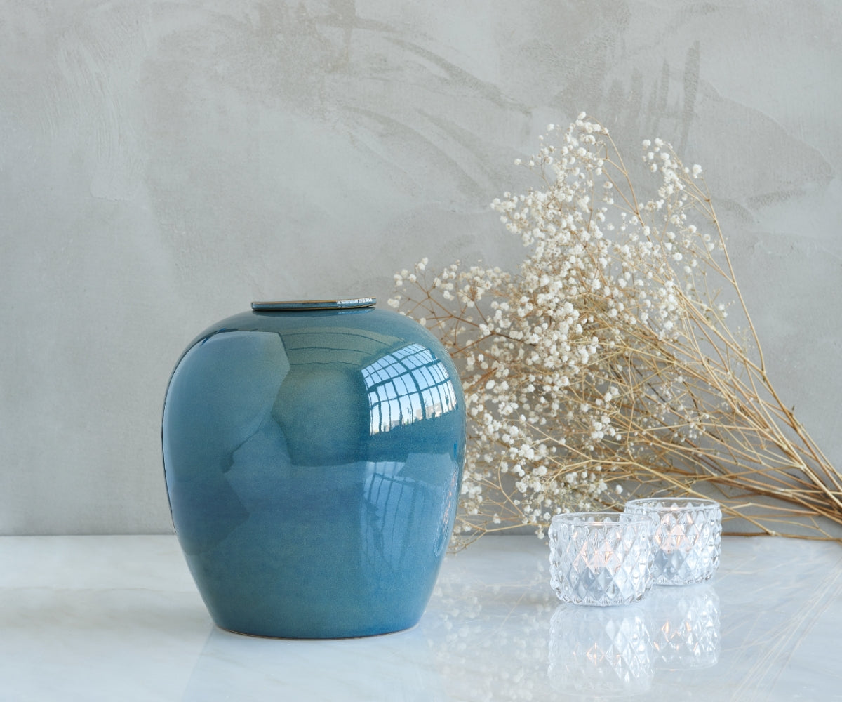 VERNO - handmade urn in ceramic