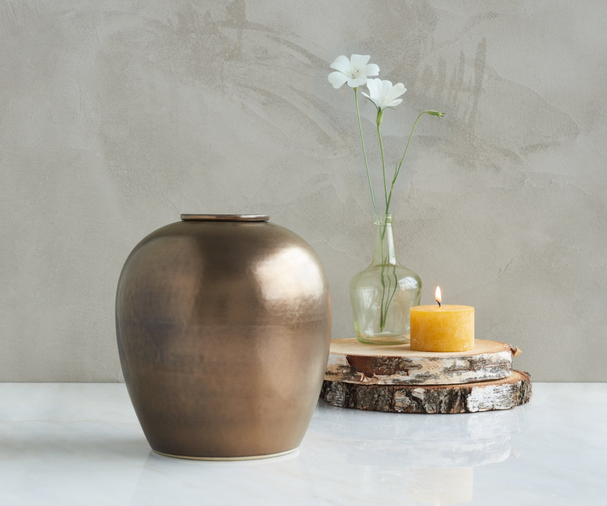 VERNO - handmade urn in copper-colored metallic ceramic